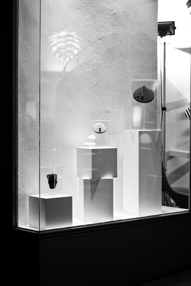 20091113 Lucia Sammarco Pennetier Small Walking Sculptures 02