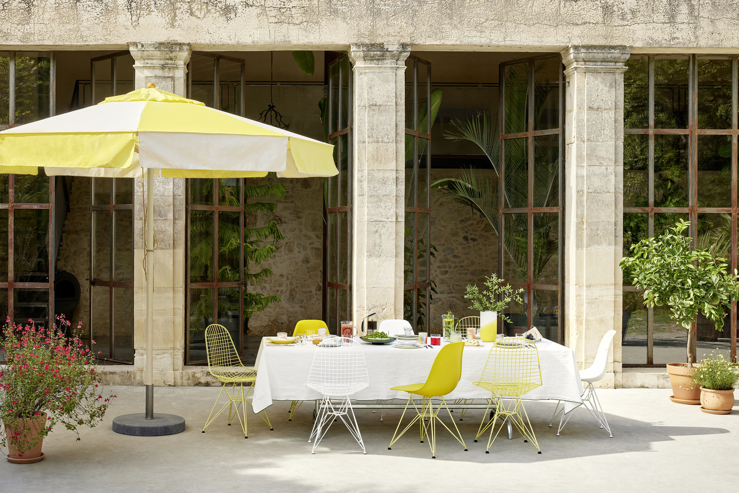 6813185 EPC Side Chair DSR Wire Chair DKR V Fullbleed 1440x