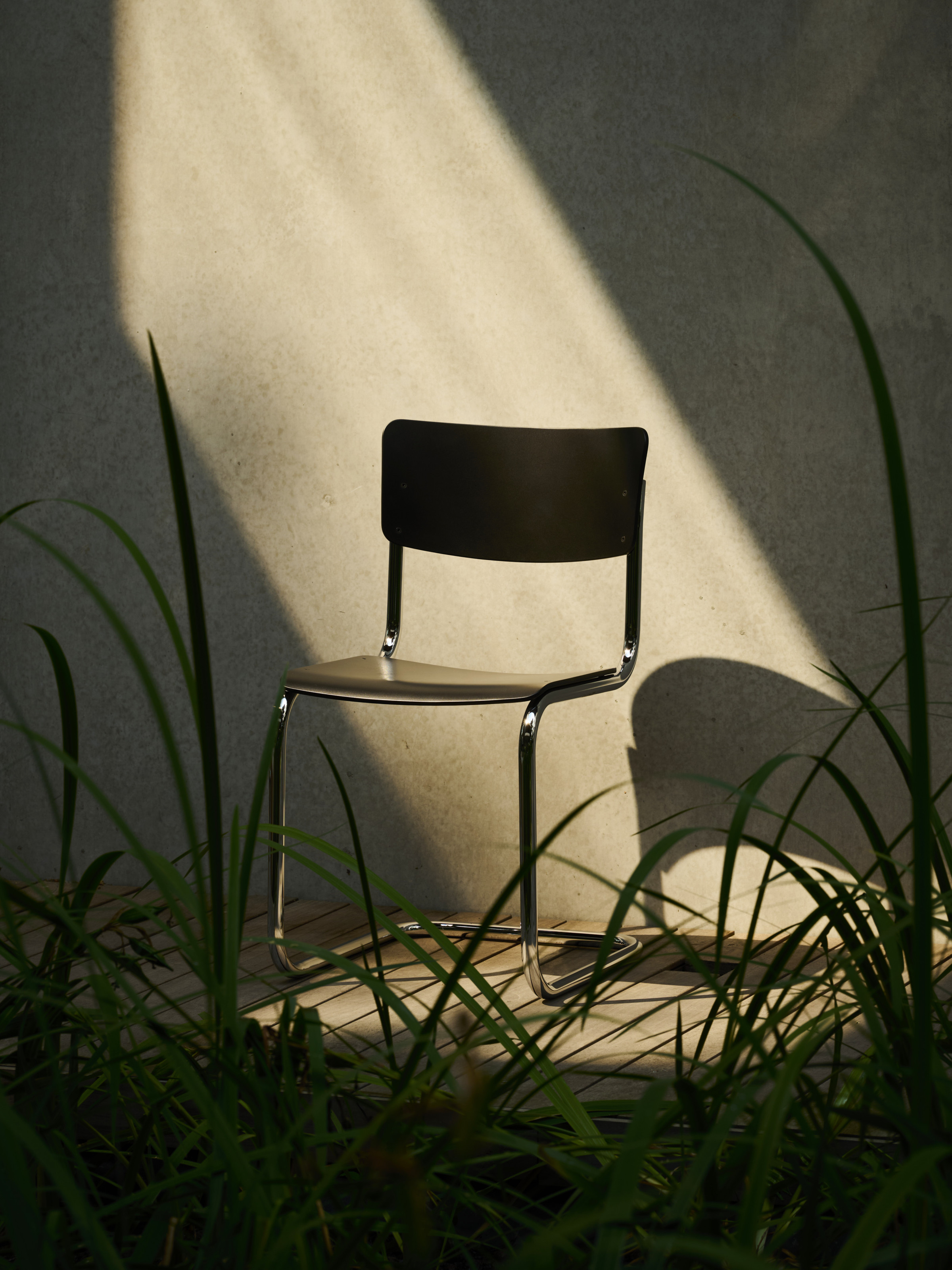 Thonet Stuhl S 43 in Schwarz