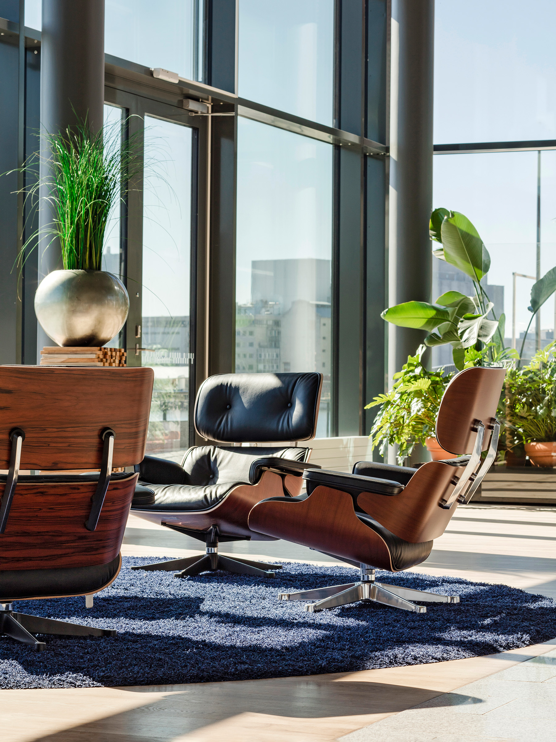 Vitra Lounge Chair 02