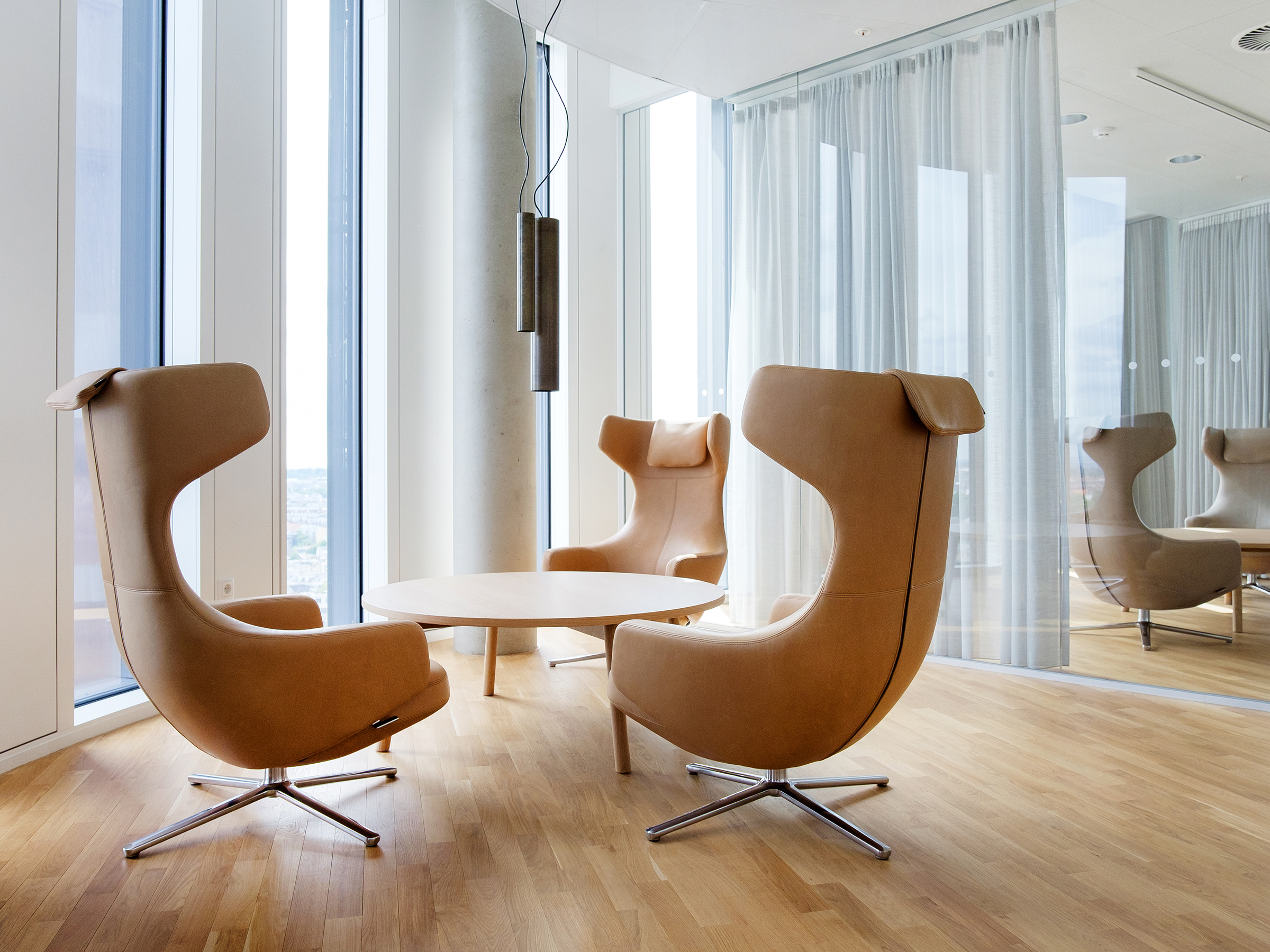 Vitra Ruhesessel Grand Repos 02