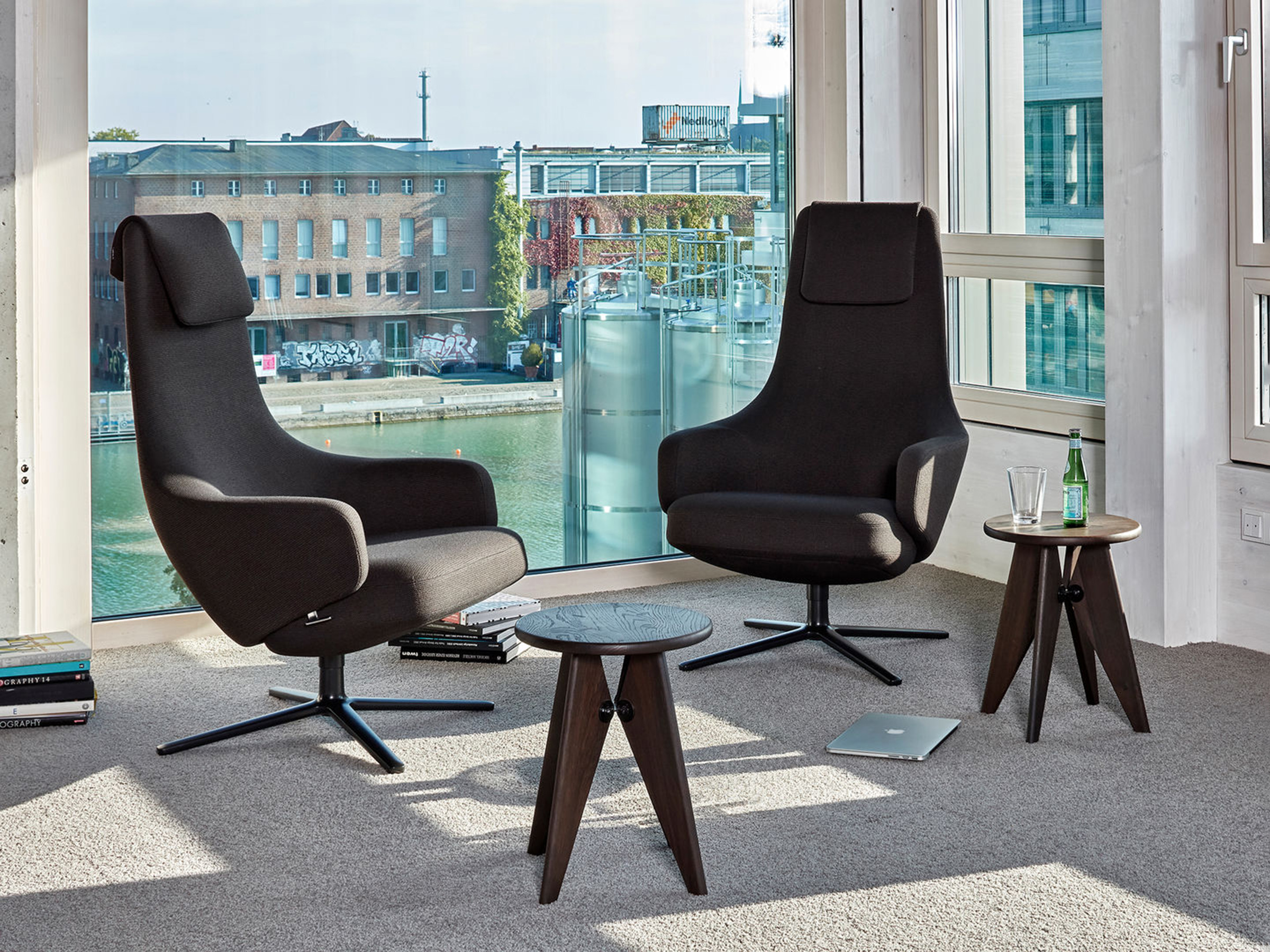 Vitra Ruhesessel Repos 01